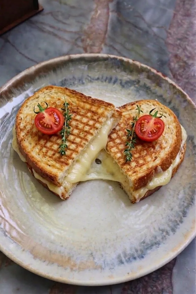 KAŞARLI TOST